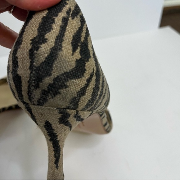 Salvatore Ferragamo Black and Tan Animal Print Heels Size 9 - Picture 7 of 10